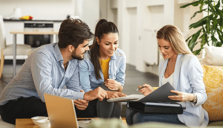             Therapist for Immigrants: Culturally Competent Support for Resettlement Challenges