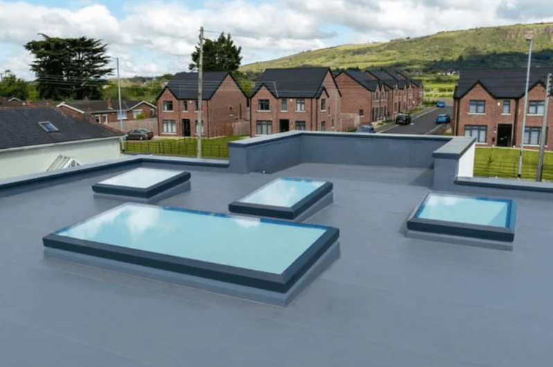 Bright Ideas for Flat Roof Homes with Elegant Lantern Windows